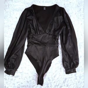 Slaydiva Deep V Neck Bubble Sleeve Pleated Waist Black Bodysuit In Womens Small